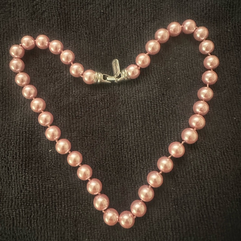 KISSAKA Light Pastel Pink 7.5mm Faux Pearl Knotted Silver Tone Necklace